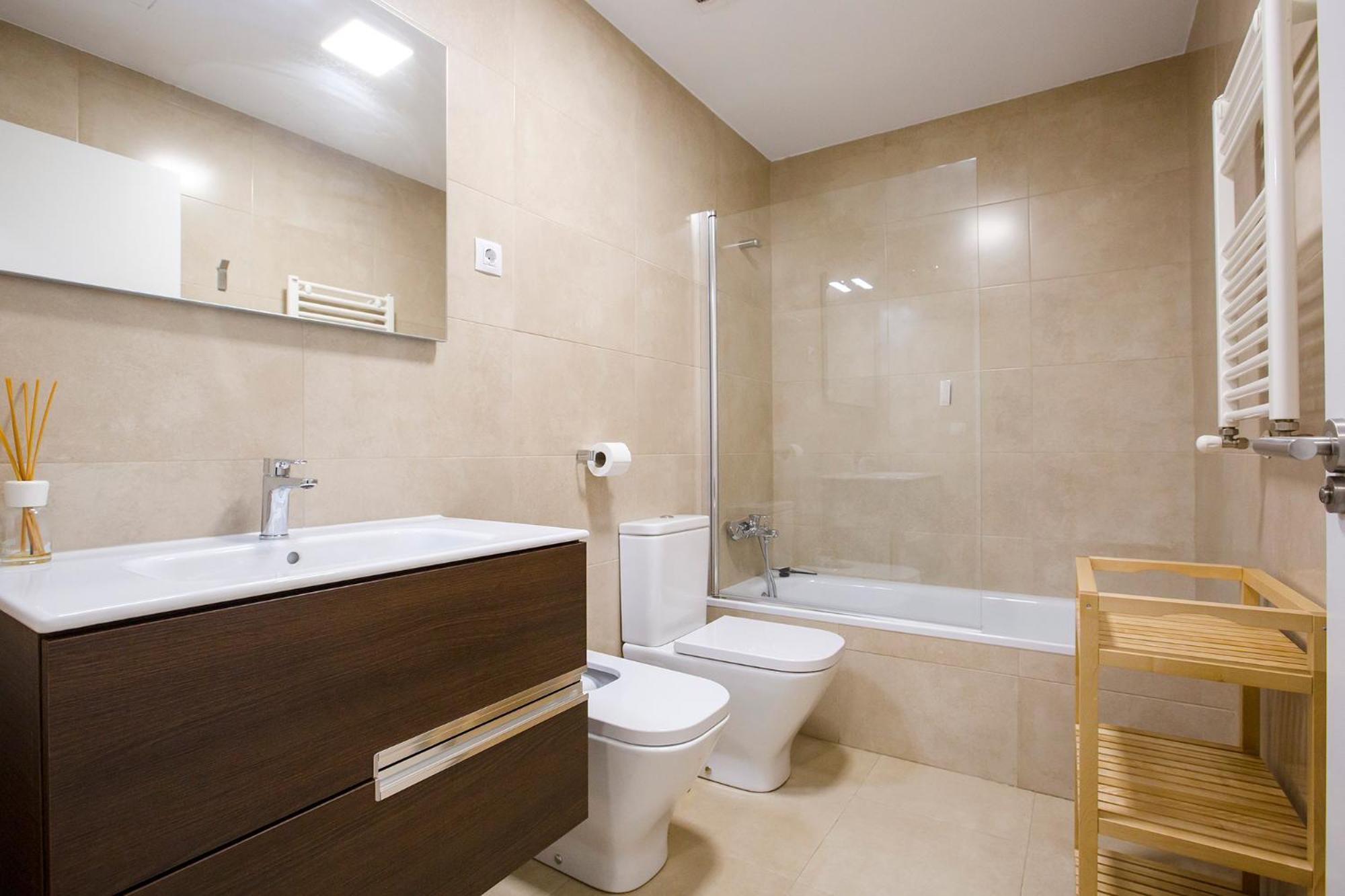 Telmo Nuevo Apartamento & Parking En Bilbaozorroza Exteriör bild